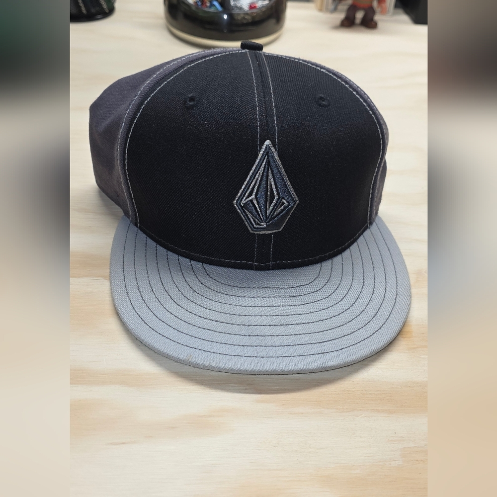 New Era Black and Gray Fitted Cap